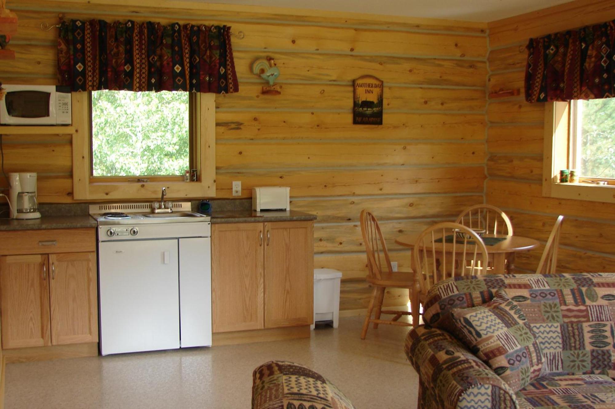 Mica Mountain Lodge & Log Cabins Tete Jaune Cache Luaran gambar