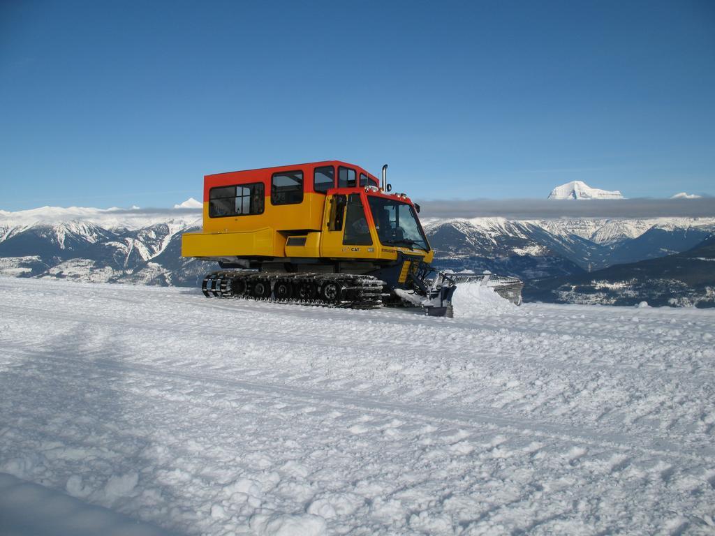 Mica Mountain Lodge & Log Cabins Tete Jaune Cache Luaran gambar